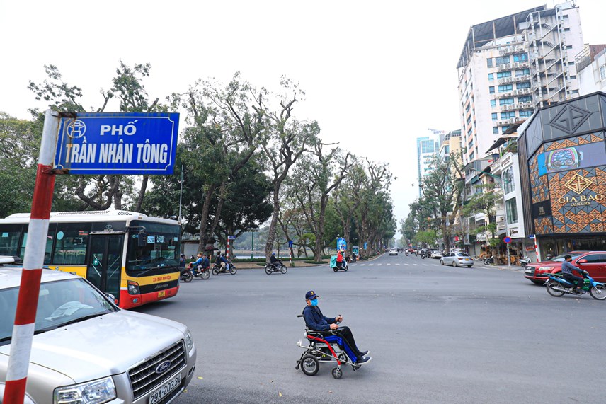 can-canh-pho-di-bo-quanh-ho-thien-quang-dang-duoc-h224-noi-c226n-nhac_1.jpg