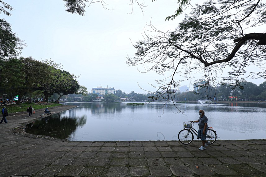 can-canh-pho-di-bo-quanh-ho-thien-quang-dang-duoc-h224-noi-c226n-nhac_4.jpg