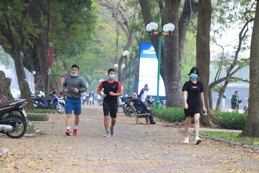 can-canh-pho-di-bo-quanh-ho-thien-quang-dang-duoc-h224-noi-c226n-nhac_7.jpg