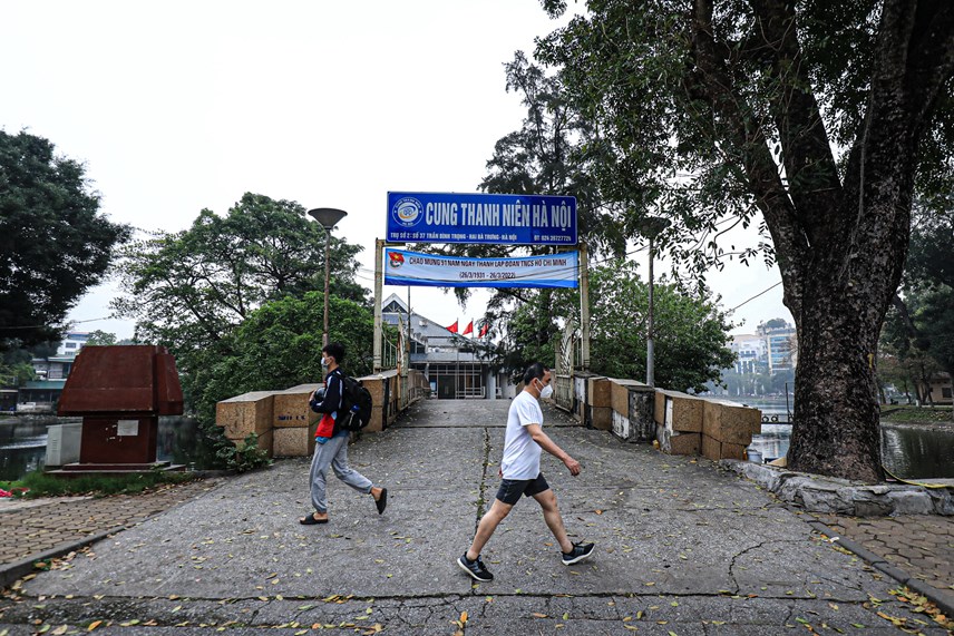 can-canh-pho-di-bo-quanh-ho-thien-quang-dang-duoc-h224-noi-c226n-nhac_8.jpg