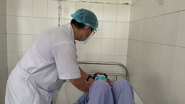 Cần Thơ: Điều trị thành công sỏi đường mật và nang giả tuỵ nhiễm trùng không cần phẩu thuật