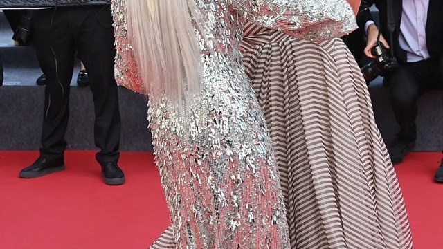 Cannes 2022 ngày thứ 9: Hai minh tinh khiêu vũ trên thảm đỏ thu hút mọi ánh nhìn