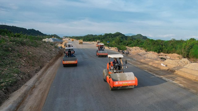 Cao tốc phía Nam tăng tốc 