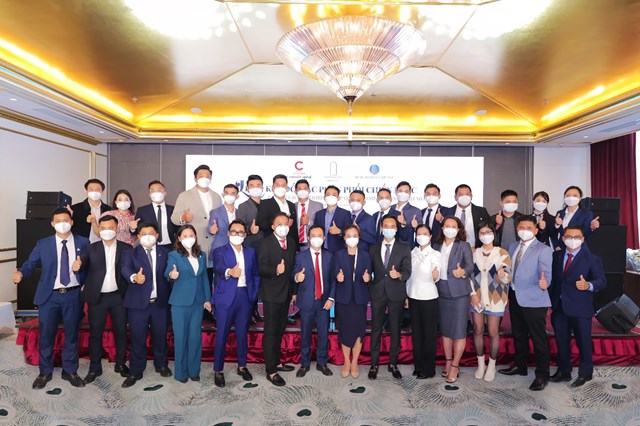 ch237nh-thuc-ra-mat-12-doi-t225c-ph226n-phoi-chien-luoc-du-225n-cam-ranh-bay-hotels-amp-resorts_1.jpg