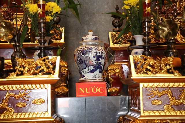 ch249m-anh-den-tho-vua-h249ng-o-mien-t226y-truoc-gio-39khai-hoi39_14.jpg