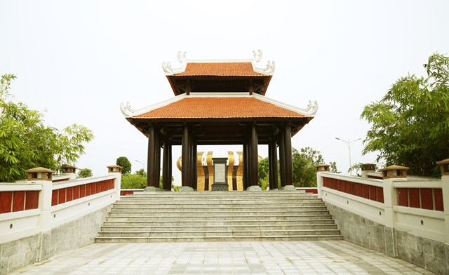 ch249m-anh-den-tho-vua-h249ng-o-mien-t226y-truoc-gio-39khai-hoi39_3.jpg