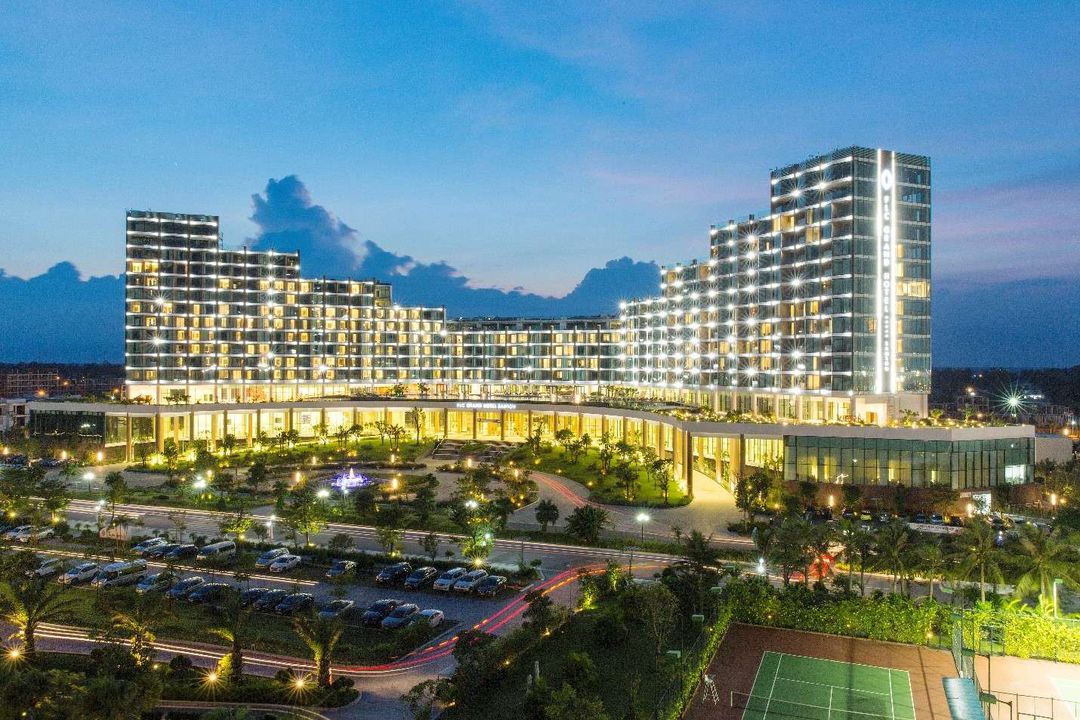 Chiêm ngưỡng pháo hoa rực rỡ và Lễ hội hoa tại FLC Sầm Sơn