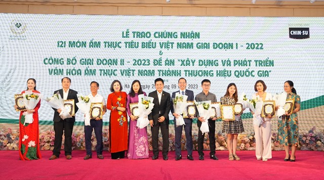 chin-su-dong-h224nh-c249ng-vcca-dua-van-h243a-am-thuc-viet-nam-th224nh-thuong-hieu-quoc-gia_1.jpg chin-su-dong-h224nh-c249ng-vcca-dua-van-h243a-am-thuc-viet-nam-th224nh-thuong-hieu-quoc-gia_1.jpg