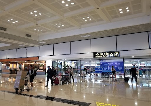 Cho bay nhưng vẫn phải cách ly tại nhà là không cần thiết