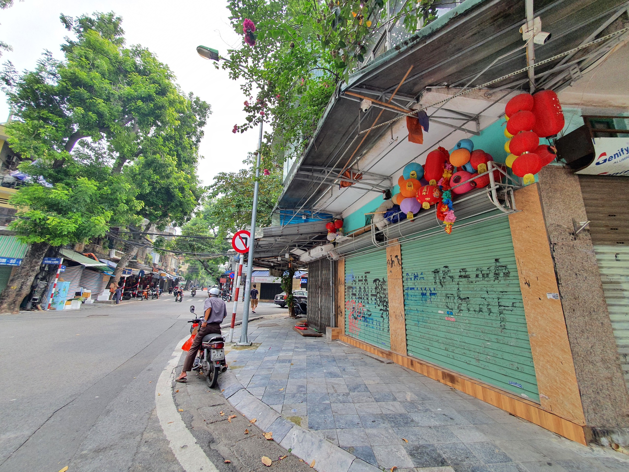 cho-trung-thu-h224ng-m227-vang-tanh-trong-39m249a-dich39_2.jpg
