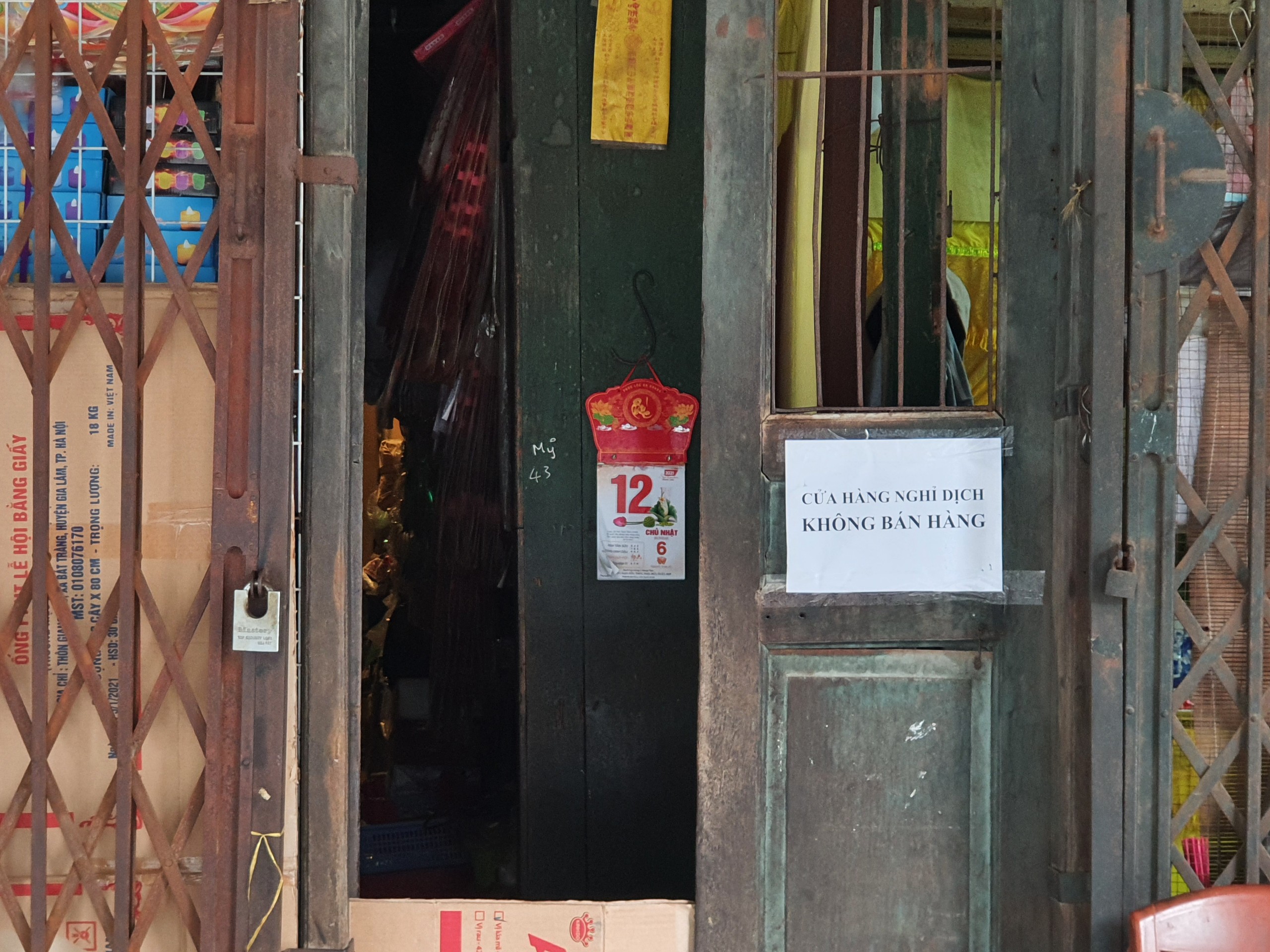 cho-trung-thu-h224ng-m227-vang-tanh-trong-39m249a-dich39_8.jpg