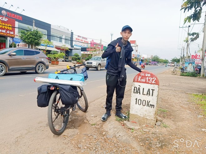 'Choáng' với 9X Sài Gòn một mình đi bộ từ Q.10 lên Đà Lạt ngay trong đêm - ảnh 1