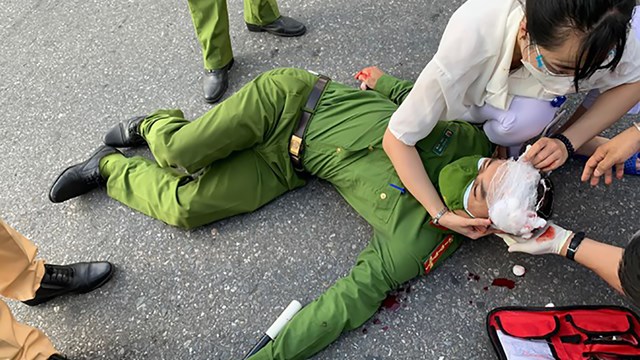 Chống người thi hành công vụ trong mùa dịch: Phạt nặng để răn đe