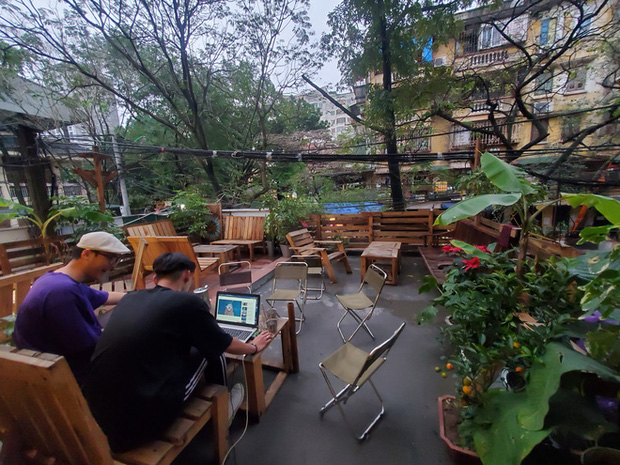 Chủ quán cafe bị bão 1 sao vì mắng khách: Cùng lắm thì chúng tôi khóa Fanpage - Ảnh 1. Chủ quán cafe bị bão 1 sao vì mắng khách: Cùng lắm thì chúng tôi khóa Fanpage - Ảnh 1.