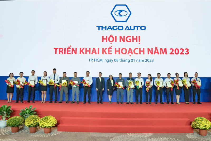 Khen thưởng tập thể, cá nhân xuất sắc năm 2022 Khen thưởng tập thể, cá nhân xuất sắc năm 2022