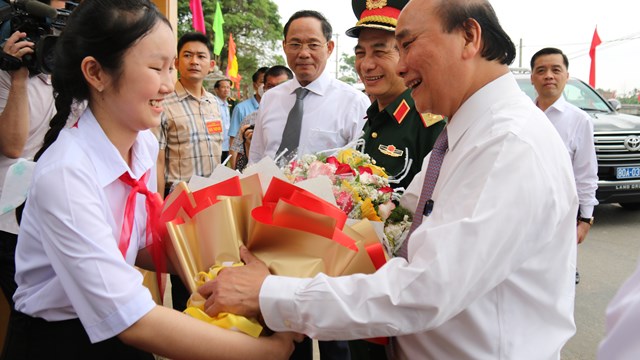 Chủ tịch nước dự khánh thành Trường THCS Triệu Thành (Quảng Trị)