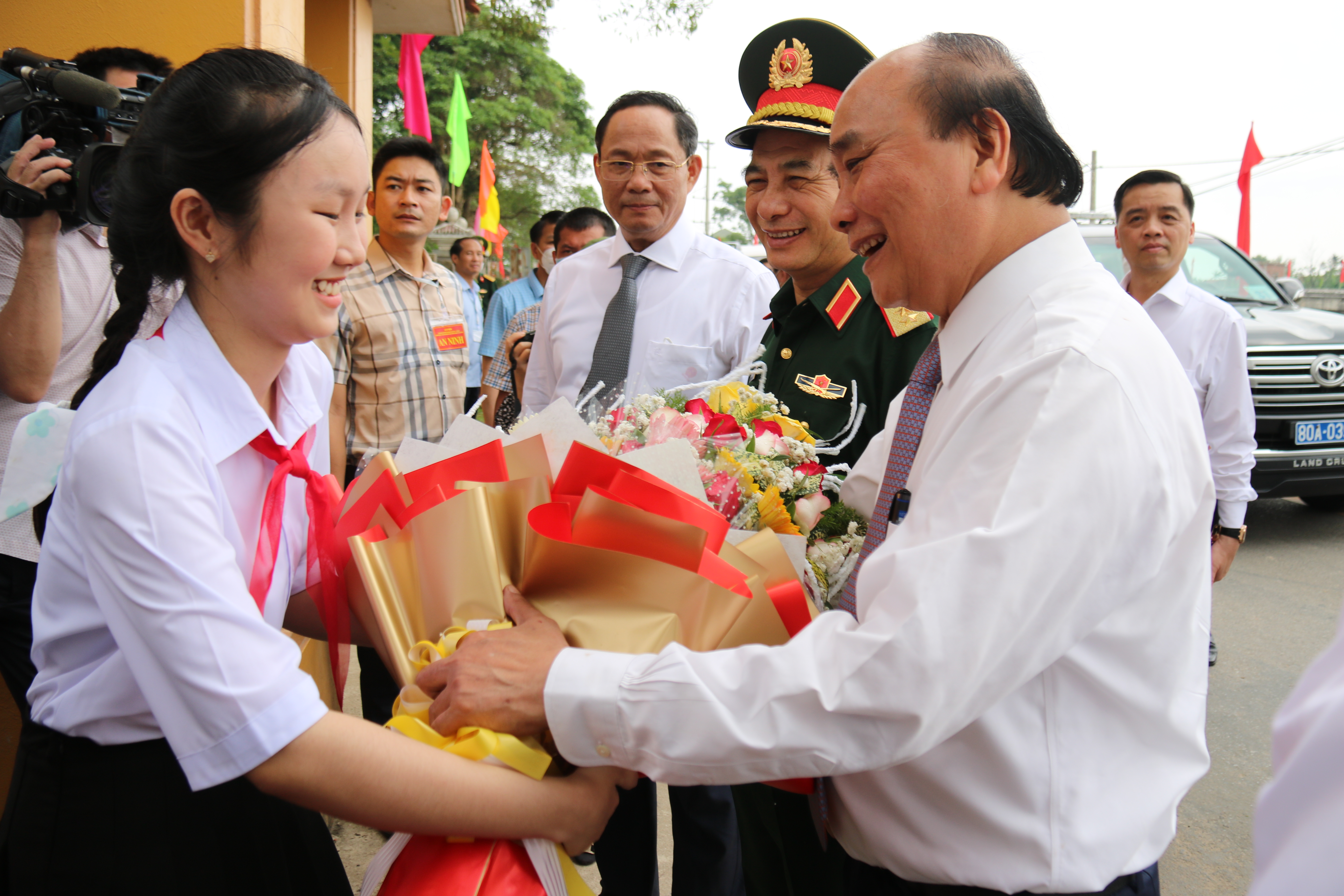 chu-tich-nuoc-du-kh225nh-th224nh-truong-thcs-trieu-th224nh-quang-tri_2.jpg chu-tich-nuoc-du-kh225nh-th224nh-truong-thcs-trieu-th224nh-quang-tri_2.jpg