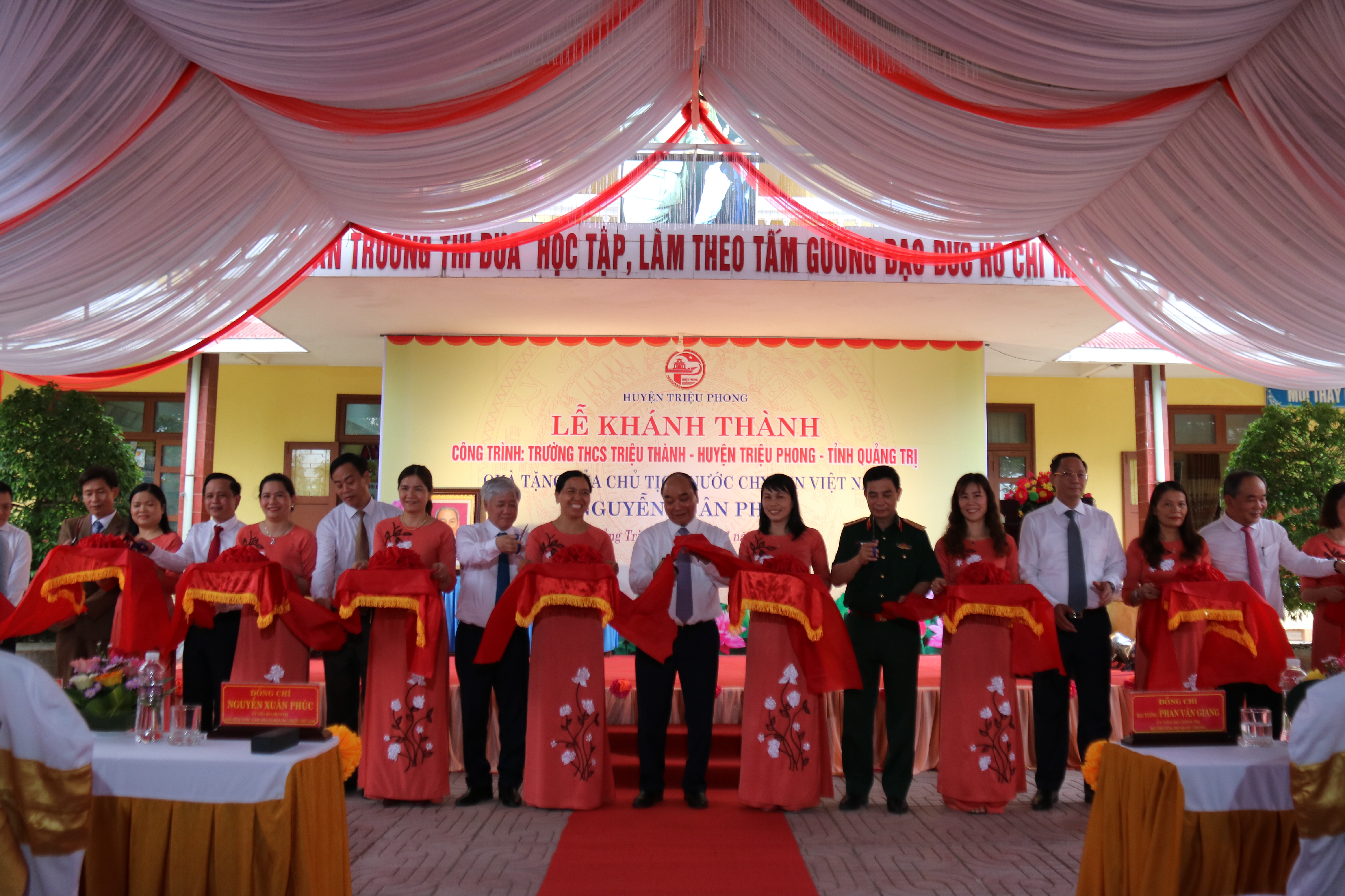 chu-tich-nuoc-du-kh225nh-th224nh-truong-thcs-trieu-th224nh-quang-tri_3.jpg chu-tich-nuoc-du-kh225nh-th224nh-truong-thcs-trieu-th224nh-quang-tri_3.jpg