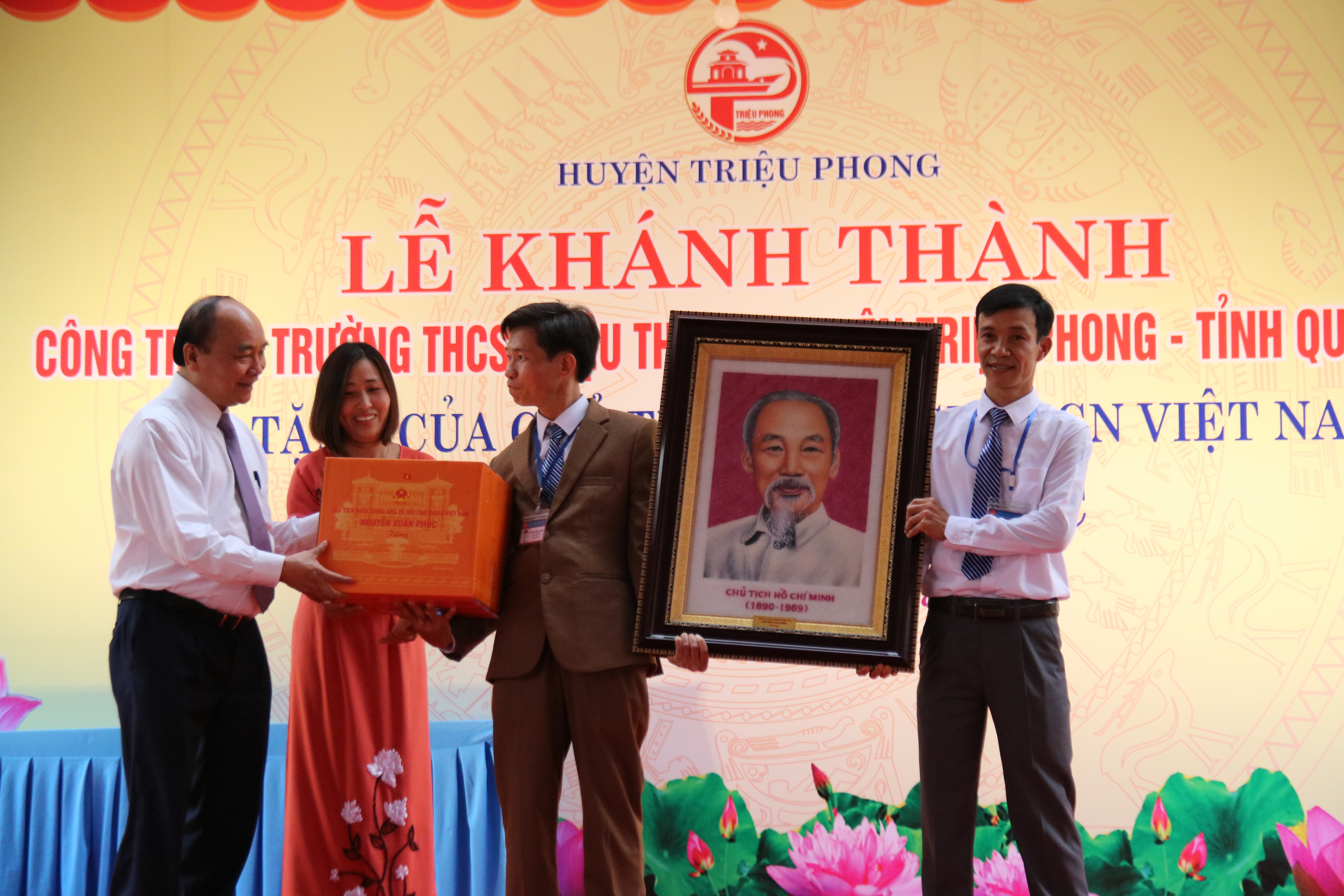 chu-tich-nuoc-du-kh225nh-th224nh-truong-thcs-trieu-th224nh-quang-tri_4.jpg chu-tich-nuoc-du-kh225nh-th224nh-truong-thcs-trieu-th224nh-quang-tri_4.jpg