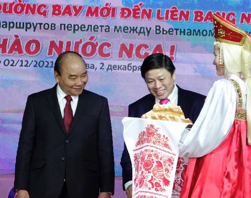 chu-tich-nuoc-nguyen-xu226n-ph250c-du-le-c244ng-bo-duong-bay-thang-den-moskva-cua-vietjet_2.jpg chu-tich-nuoc-nguyen-xu226n-ph250c-du-le-c244ng-bo-duong-bay-thang-den-moskva-cua-vietjet_2.jpg