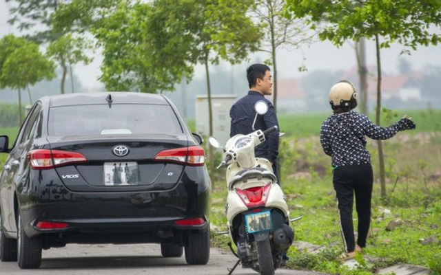 Chứng khoán bùng nổ, liệu BĐS có đủ hấp dẫn để nhà đầu tư hiện thực hóa tài sản? - Ảnh 1. Chứng khoán bùng nổ, liệu BĐS có đủ hấp dẫn để nhà đầu tư hiện thực hóa tài sản? - Ảnh 1.