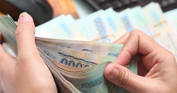 Chứng khoán tiền vào cuồn cuộn, BĐS nhấp nhổm ngóng nhà đầu tư quay lại