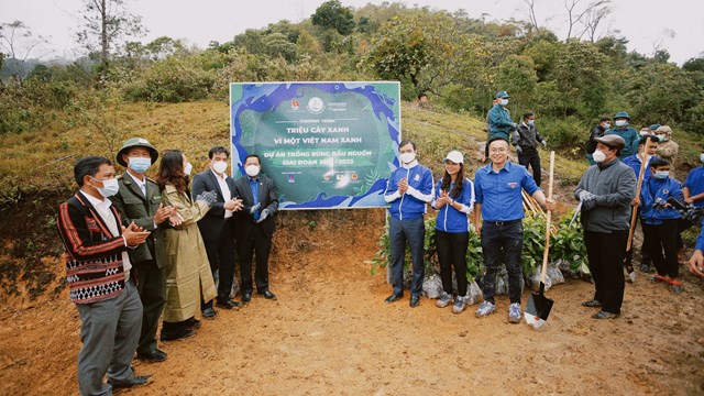 Chương trình 'Triệu cây xanh - Vì một Việt Nam xanh' năm 2021