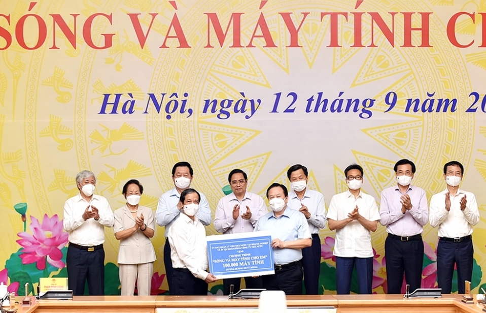 Chương trình “Sóng và máy tính cho em