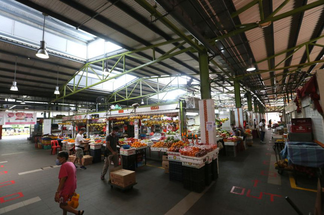 Chuyên gia Singapore chỉ ra nguy cơ lây Covid không ngờ ở chợ, siêu thị - điều gần như ai cũng làm - Ảnh 1. Chuyên gia Singapore chỉ ra nguy cơ lây Covid không ngờ ở chợ, siêu thị - điều gần như ai cũng làm - Ảnh 1.