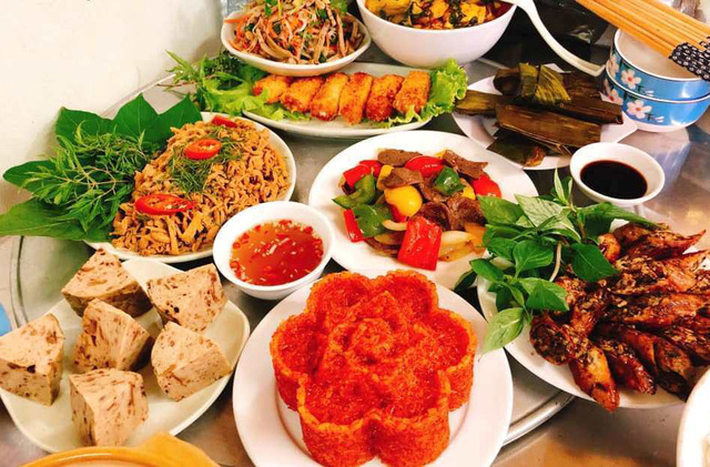 Cỗ cúng rằm tháng Bảy hiếm hàng, quán dừng phục vụ, nơi chỉ chọn khách quen - Ảnh 2.