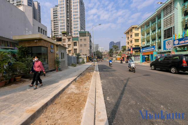 Con đường đau khổ ở Hà Nội khoác áo mới sau 4 năm thi công - Ảnh 8. Con đường đau khổ ở Hà Nội khoác áo mới sau 4 năm thi công - Ảnh 8.