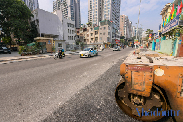 Con đường đau khổ ở Hà Nội khoác áo mới sau 4 năm thi công - Ảnh 9. Con đường đau khổ ở Hà Nội khoác áo mới sau 4 năm thi công - Ảnh 9.