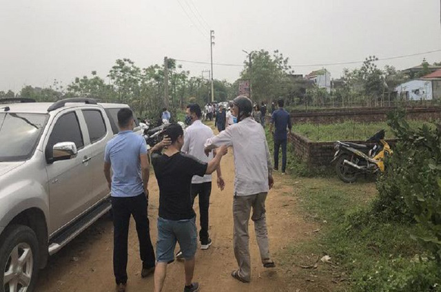 Còn lại gì sau những… “cơn sóng đất”? - Ảnh 2. Còn lại gì sau những… “cơn sóng đất”? - Ảnh 2.