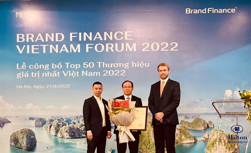 Bảo Việt vinh dự nhận Top 50 Thương hiệu giá trị nhất Việt Nam 2022 Bảo Việt vinh dự nhận Top 50 Thương hiệu giá trị nhất Việt Nam 2022