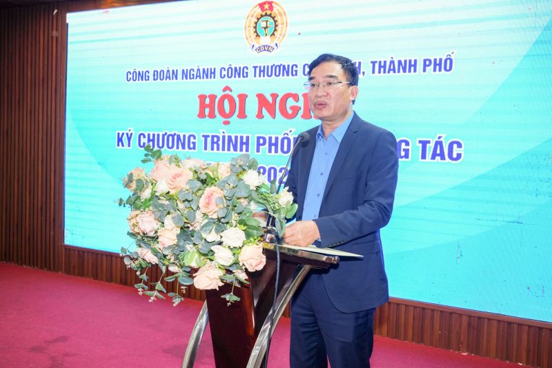 Chủ tịch Công đoàn ngành Công thương Hải Phòng Nguyễn Công Hòa phát biểu khai mạc Hội nghị.