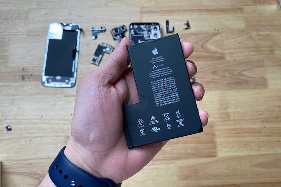 Công nghệ mới giúp iPhone có pin nhỏ hơn vào năm sau