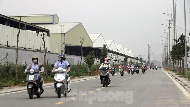 Công nhân tháo chạy vì công ty ở Hải Dương bị phát hiện cho làm chui - Ảnh 7.