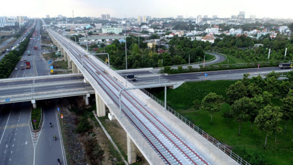 Covid-19 diễn biến phức tạp, GDP quý 1 vẫn tăng mạnh 4,48%