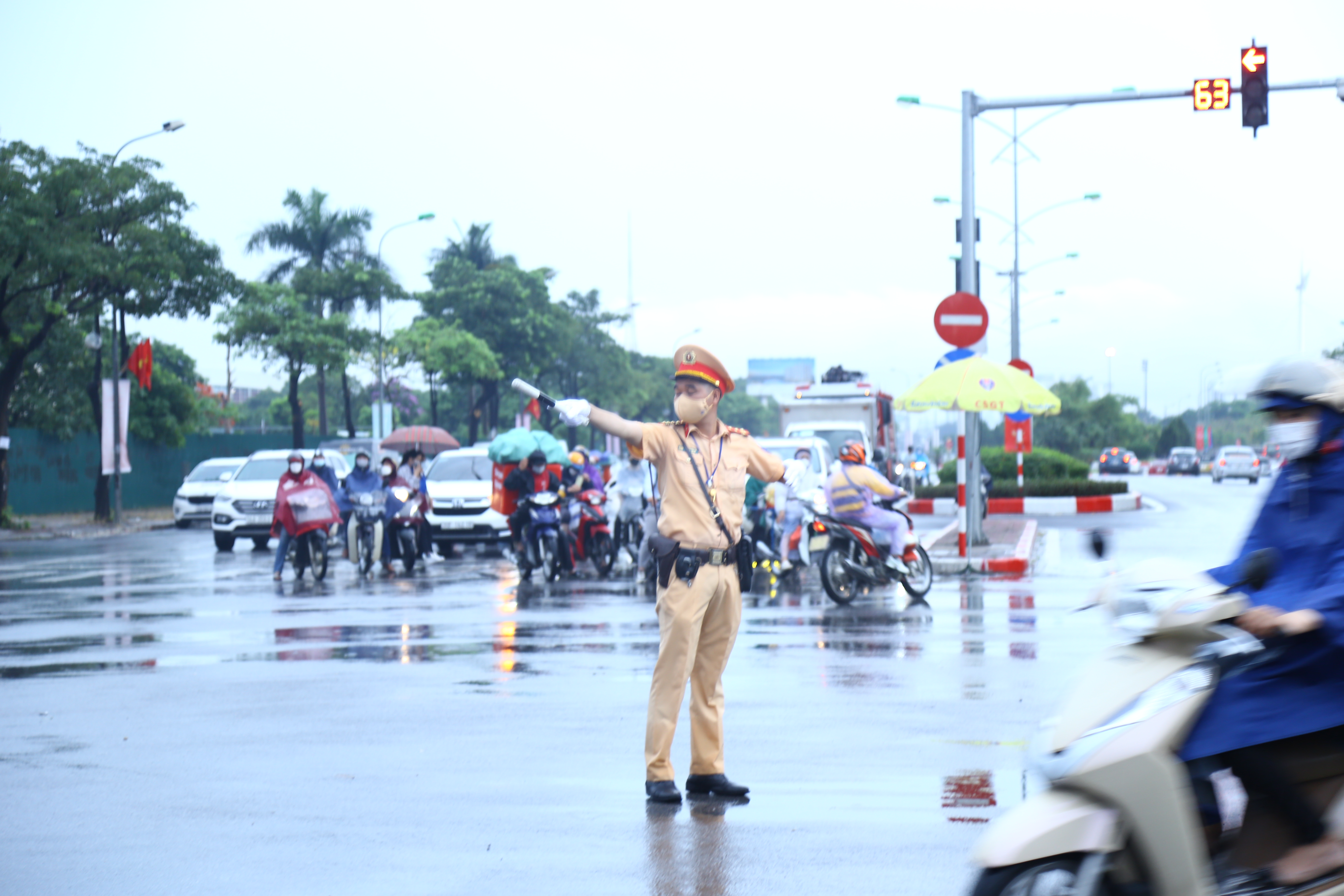 csgt-h224-noi-39doi-mua39-ph226n-luong-giao-th244ng-truoc-le-khai-mac-sea-games-31_1.jpg csgt-h224-noi-39doi-mua39-ph226n-luong-giao-th244ng-truoc-le-khai-mac-sea-games-31_1.jpg