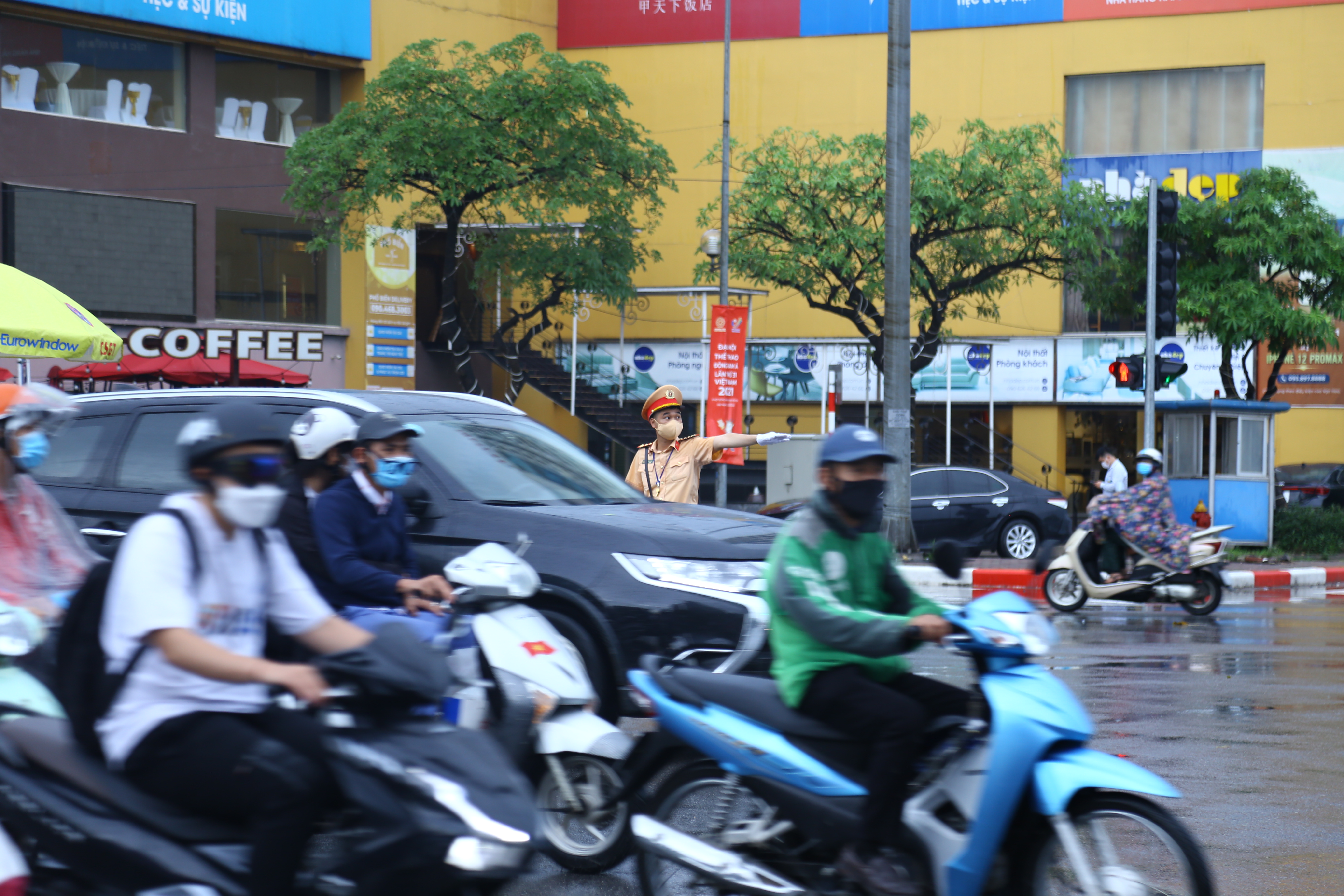 csgt-h224-noi-39doi-mua39-ph226n-luong-giao-th244ng-truoc-le-khai-mac-sea-games-31_4.jpg csgt-h224-noi-39doi-mua39-ph226n-luong-giao-th244ng-truoc-le-khai-mac-sea-games-31_4.jpg