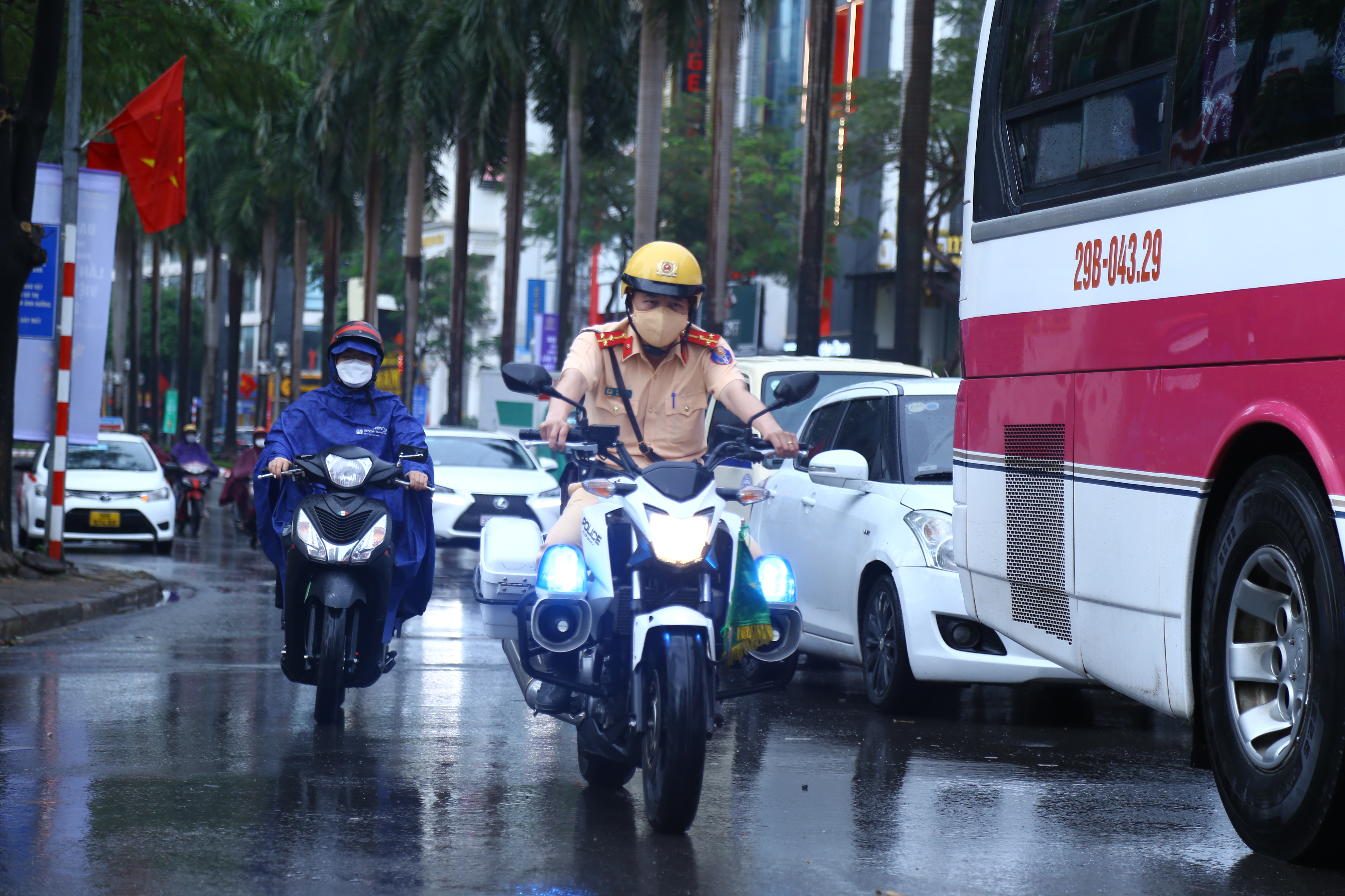csgt-h224-noi-39doi-mua39-ph226n-luong-giao-th244ng-truoc-le-khai-mac-sea-games-31_9.jpg csgt-h224-noi-39doi-mua39-ph226n-luong-giao-th244ng-truoc-le-khai-mac-sea-games-31_9.jpg