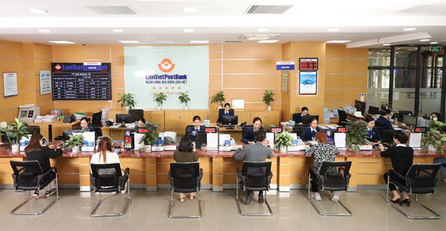 cua-ch236m-cua-noi-tai-lienvietpostbank_1.jpg