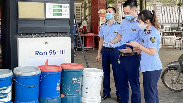 Cửa hàng xăng bán 'nhỏ giọt', 'ông lớn' xăng dầu nói gì?