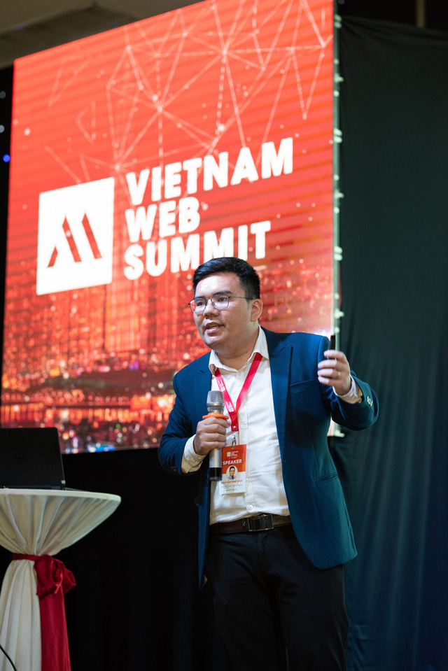 Cuộc chiến 200 tỷ, hút 1% dân số Việt Nam theo dõi: CEO Phương Hằng đã bán điều gì cho chúng ta? - Ảnh 1. Cuộc chiến 200 tỷ, hút 1% dân số Việt Nam theo dõi: CEO Phương Hằng đã bán điều gì cho chúng ta? - Ảnh 1.
