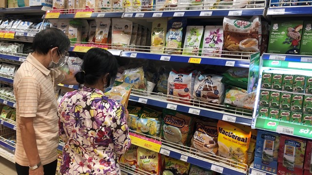 Cuộc đua giảm giá kích cầu mùa Tết