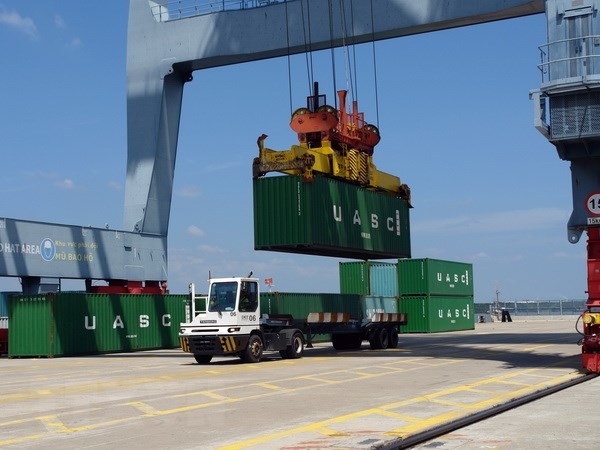 Cước vận tải container tăng 