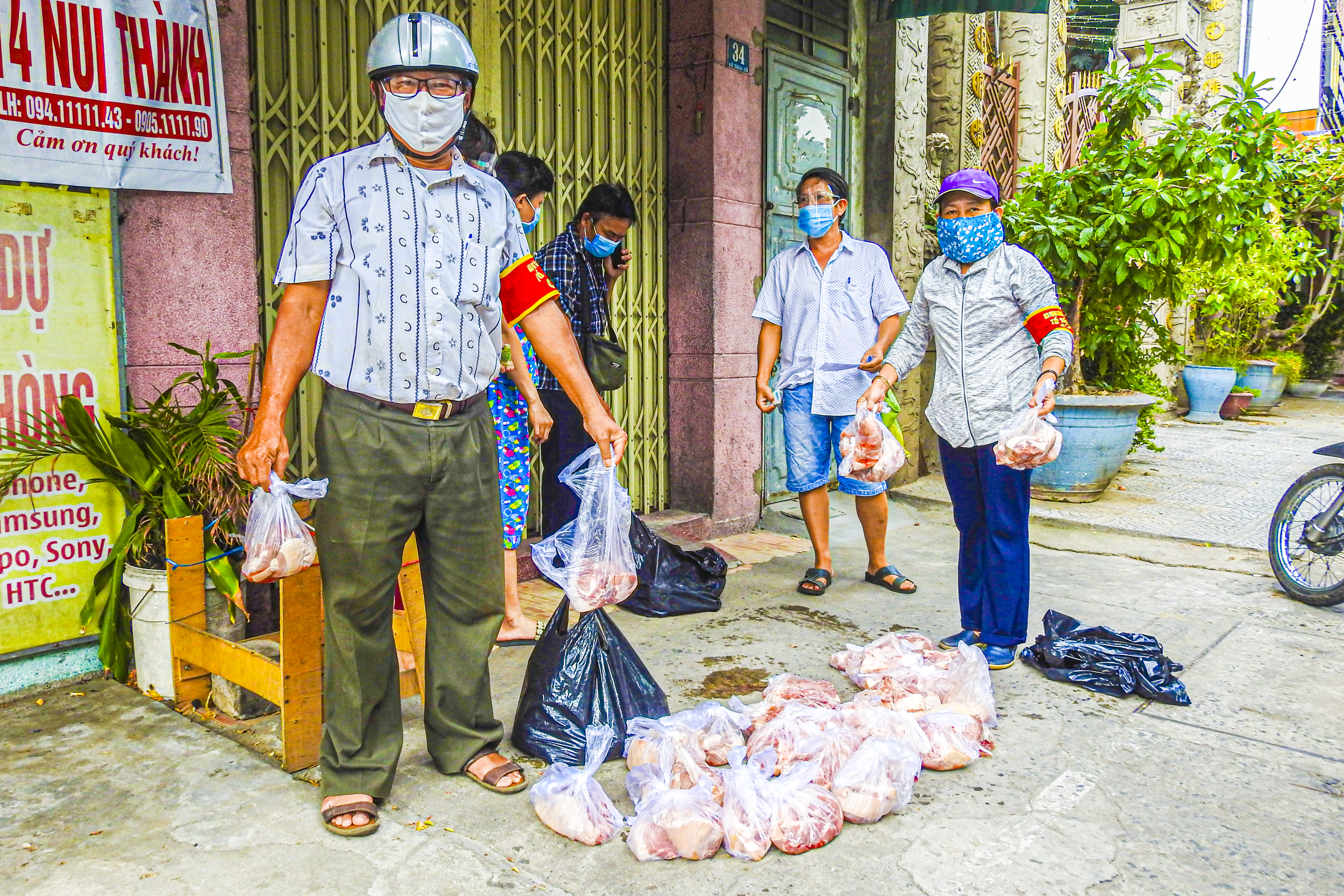 d224-nang-nguoi-d226n-vui-mung-duoc-nhan-thit-heo-b225nh-my-v224-rau-muong_3.png d224-nang-nguoi-d226n-vui-mung-duoc-nhan-thit-heo-b225nh-my-v224-rau-muong_3.png
