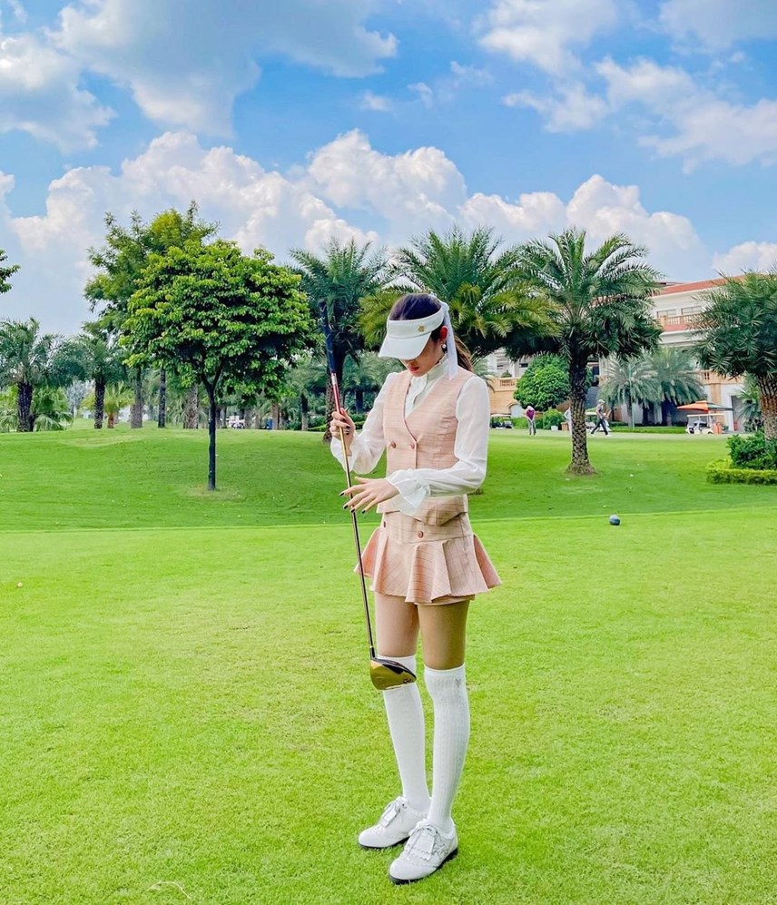 d224n-hoa-hau-viet-nam-do-sac-c249ng-thoi-trang-s226n-golf_6.jpg d224n-hoa-hau-viet-nam-do-sac-c249ng-thoi-trang-s226n-golf_6.jpg
