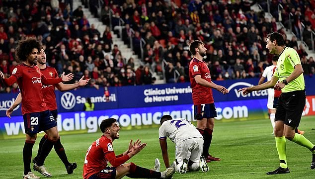 Đánh bại Osasuna, Real Madrid vững vàng ngôi đầu bảng La Liga