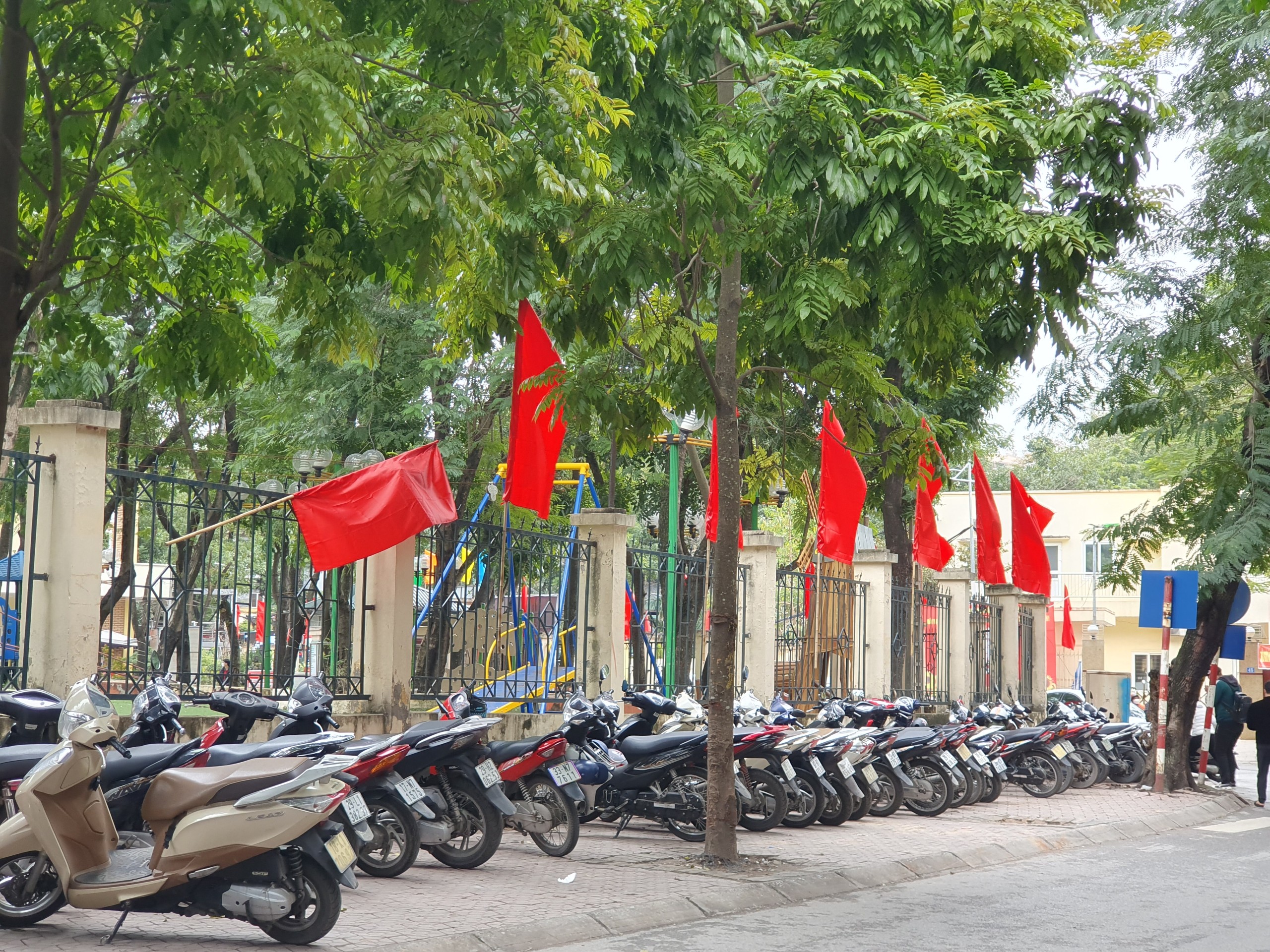 d226n-h224-noi-do-x244-an-b250n-pho-39giai-ngay39-sau-tet-39can-rang39-chiu-gi225-dat-do_5.jpg